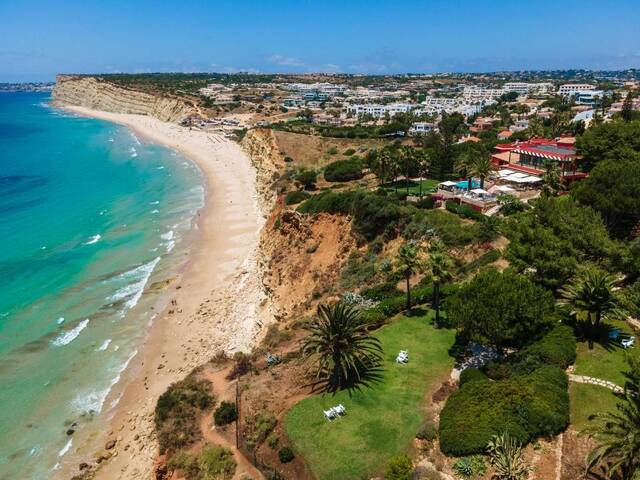 Boutique Hotel Miranda - luchtfoto van Praia do Porto de Mós
