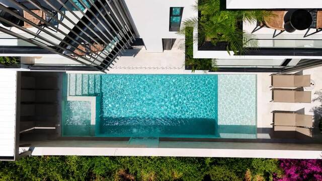 Veranda Hotel by Mirage - dakterras met zwembad