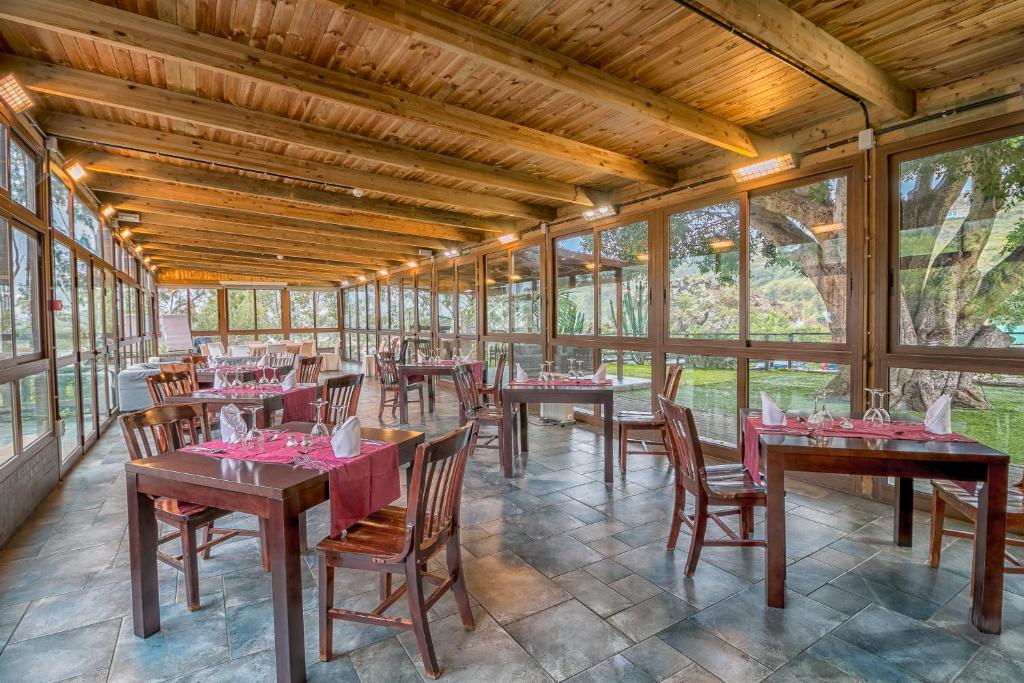 Hotel Rural LIVVO Maipez - restaurant onder de veranda