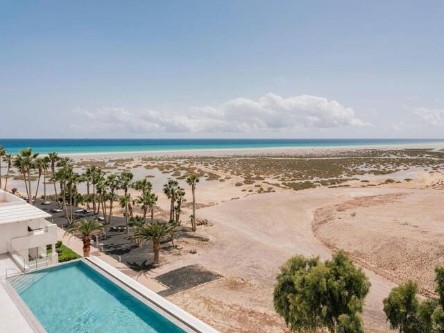 ZEL Fuerteventura - zwembad met uitzicht op de lagune
