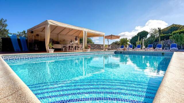 Hotel Rural La Correa del Almendro - zwembad met overdekt terras