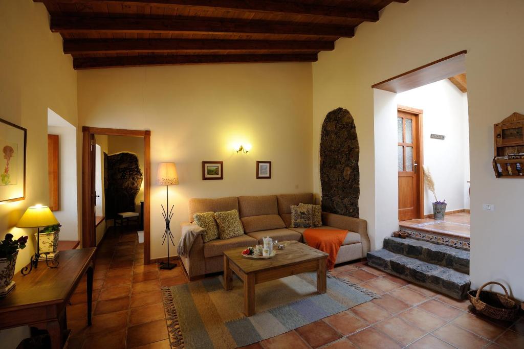 Finca La Majadera - zithoek met eettafel