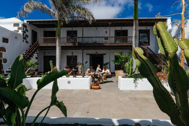 Hotel Boutique Palacio Ico - binnenplaats met cactussen