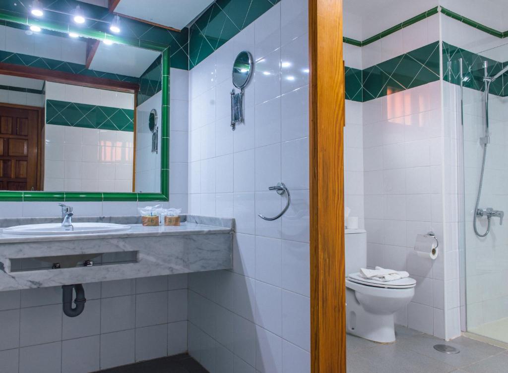 Hotel Rural Finca de La Florida - badkamer met douche