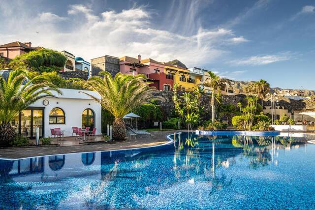Hotel Luz Del Mar - zwembad met palmen