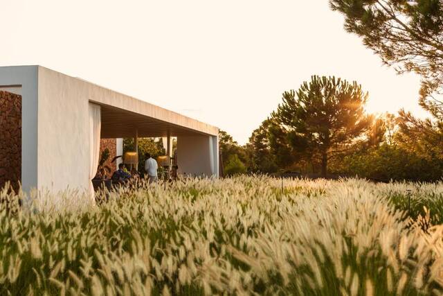 Ca Na Xica - paviljoen in het veld bij zonsondergang