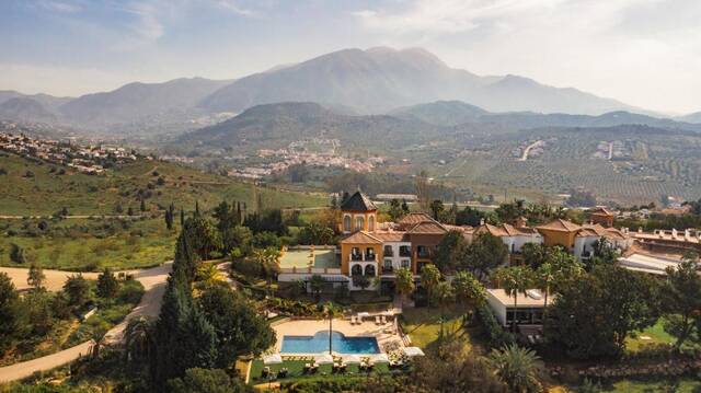 B Bou La Vinuela - het hotel in het bergland