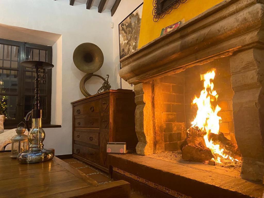 Cortijo Boutique Marbella - open haard met vuur