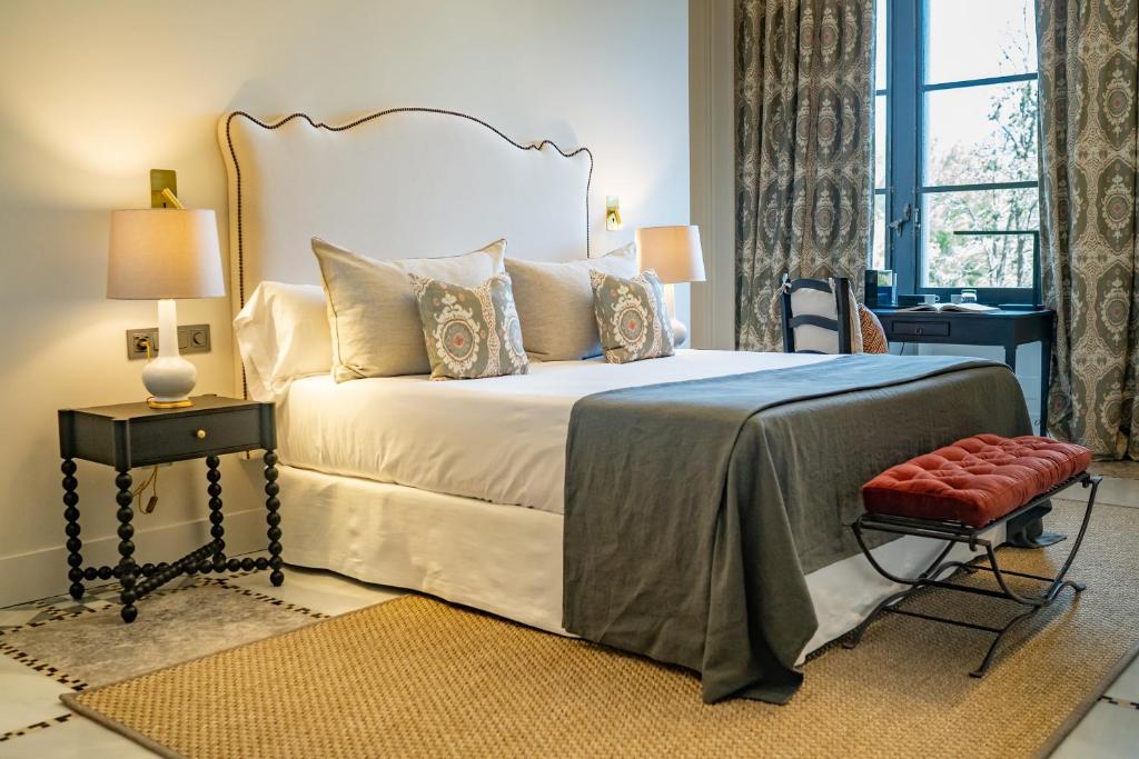 Soho Boutique Castillo de Santa Catalina - tweepersoonskamer met bankje