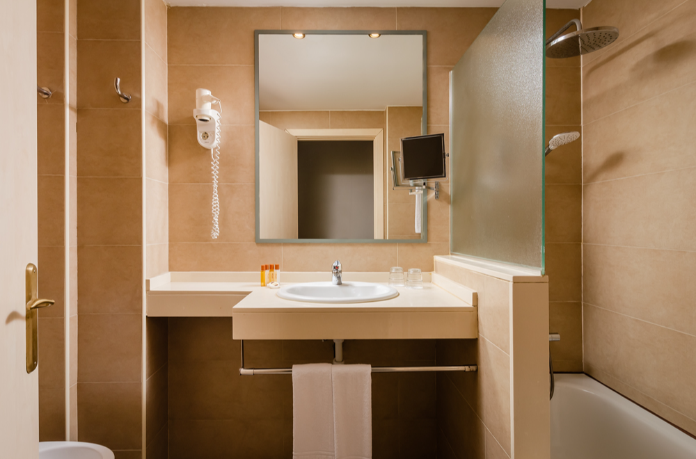 Badkamer van Sunotel Club Central in Barcelona