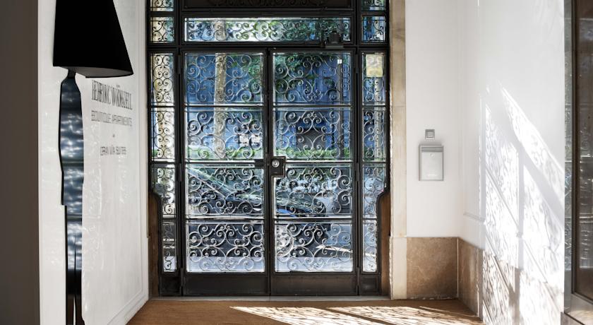 Entree bij Eric Vökel Boutique Apartments Gran Vía Suites