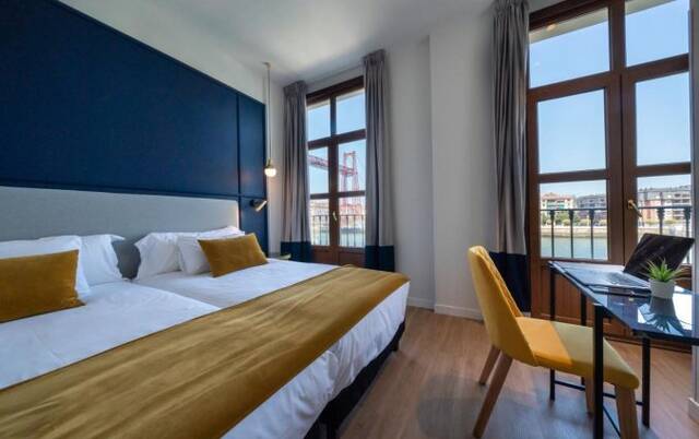 Twin Gran Hotel Puente Colgante