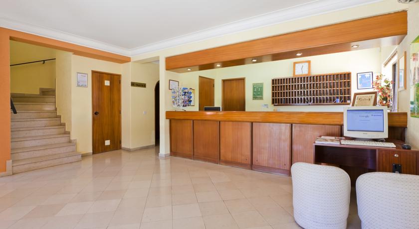 De receptie van Appartementen Colina Village Carvoeiro Algarve