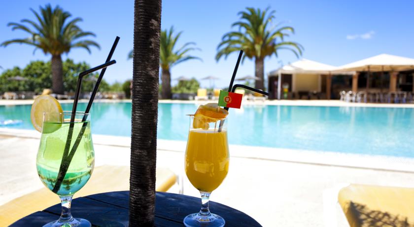 Een drankje bij Appartementen Colina Village Carvoeiro Algarve