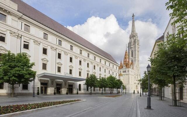 Voorzijde bij Hilton Budapest