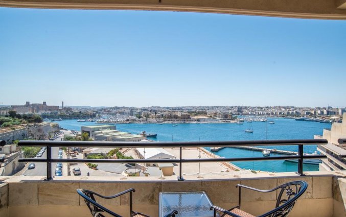 Balkon van een tweepersoonskamer van Grand Hotel Excelsior op Malta