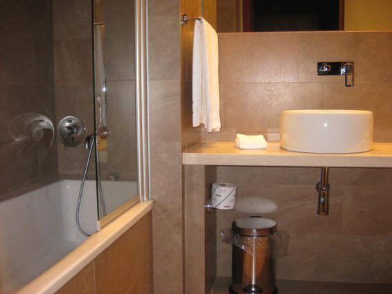 Badkamer bij Hilton Garden Inn Lecce