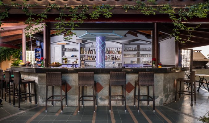 Bar van Aparthotel Nireas Kreta