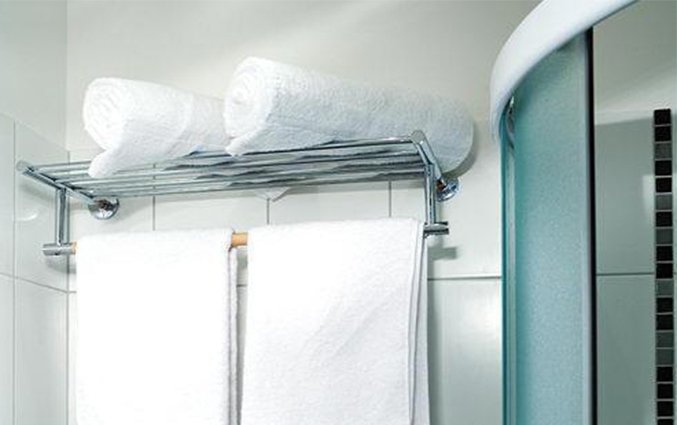 Badkamer van een tweepersoonskamer van Hotel Dodo in Riga