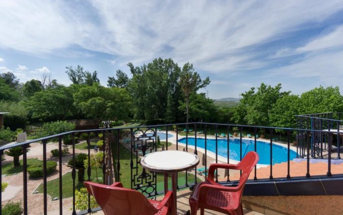 Balkon van een tweepersoonskamer van Hotel MS Fuente Las Piederas in Andalusie