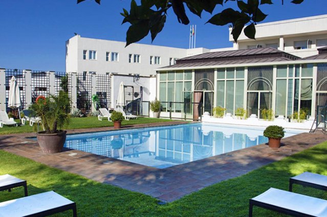 Zwembad van Hotel Oasis