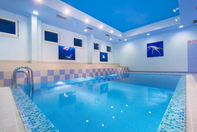Binnenzwembad van Hotel Spongiola in Dalmatië
