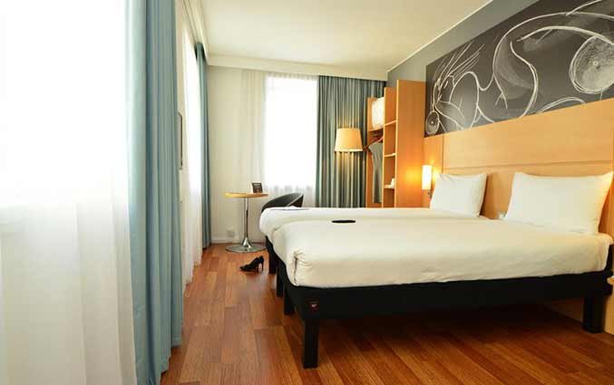 Tweepersoonskamer van hotel Ibis Centre South Bridge in Edinbugh