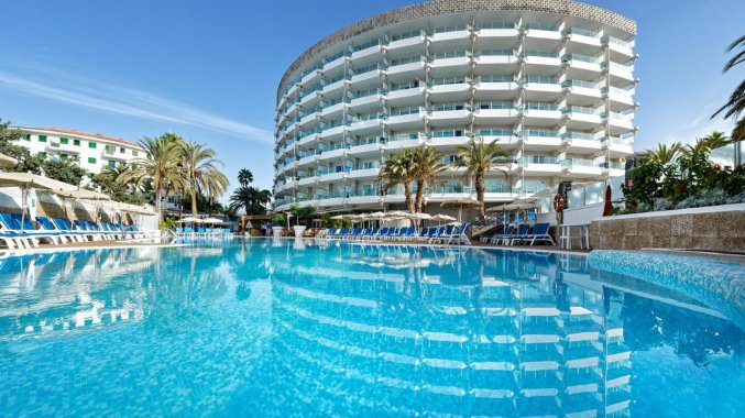 Buitenzwembad van Hotel Escorial op Gran Canaria