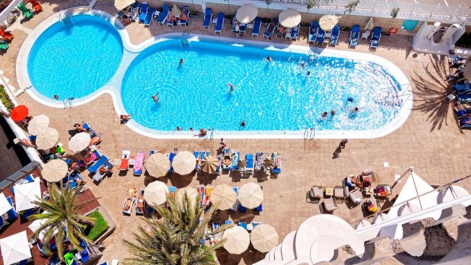 Buitenzwembad van Hotel Escorial op Gran Canaria