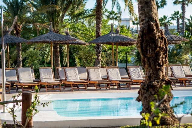 Zwembad van Bungalows Miraflor Suites op Gran Canaria