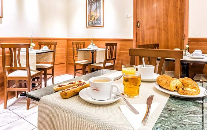 ontbijt van Hotel Univers Nice