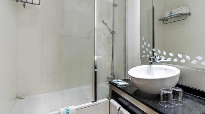 Badkamer van Hotel Suizo Barcelona