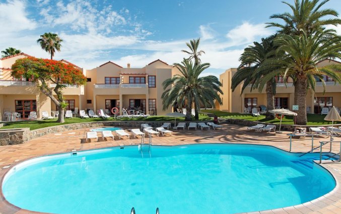Zwembad van appartementen The Koala Garden Suites in Gran Canaria