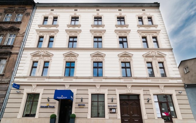 Buitenkant van hotel Golden Tulip Krakow City Center stedentrip Krakau