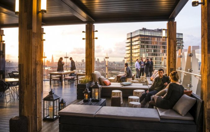 Terras van Hotel Novotel Canary Wharf in Londen