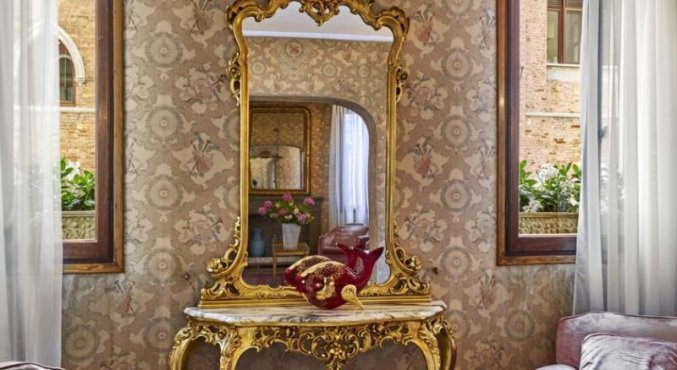 Brokante details in Hotel Gardena Venetië