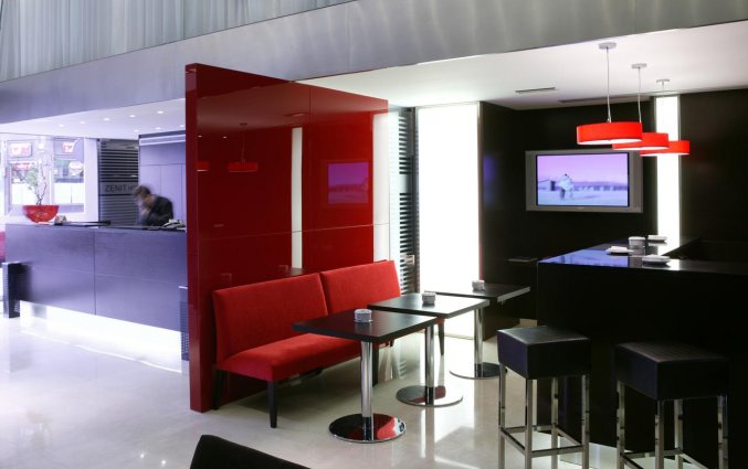 Bar en lobby van Hotel Zenit in Bilbao