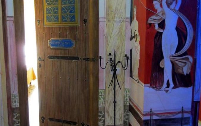 Muurkunst van Hotel Europeo Flowers Sea Napels